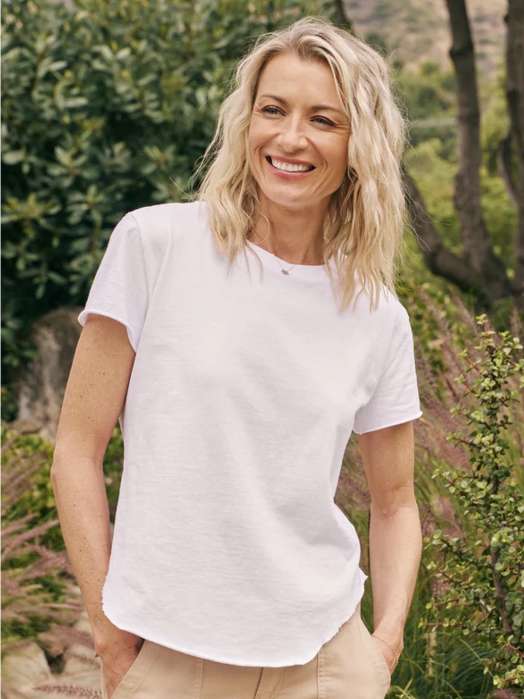 Frank & Eileen White Theo Perfect Tee Curved Raw Hem Short Sleeve